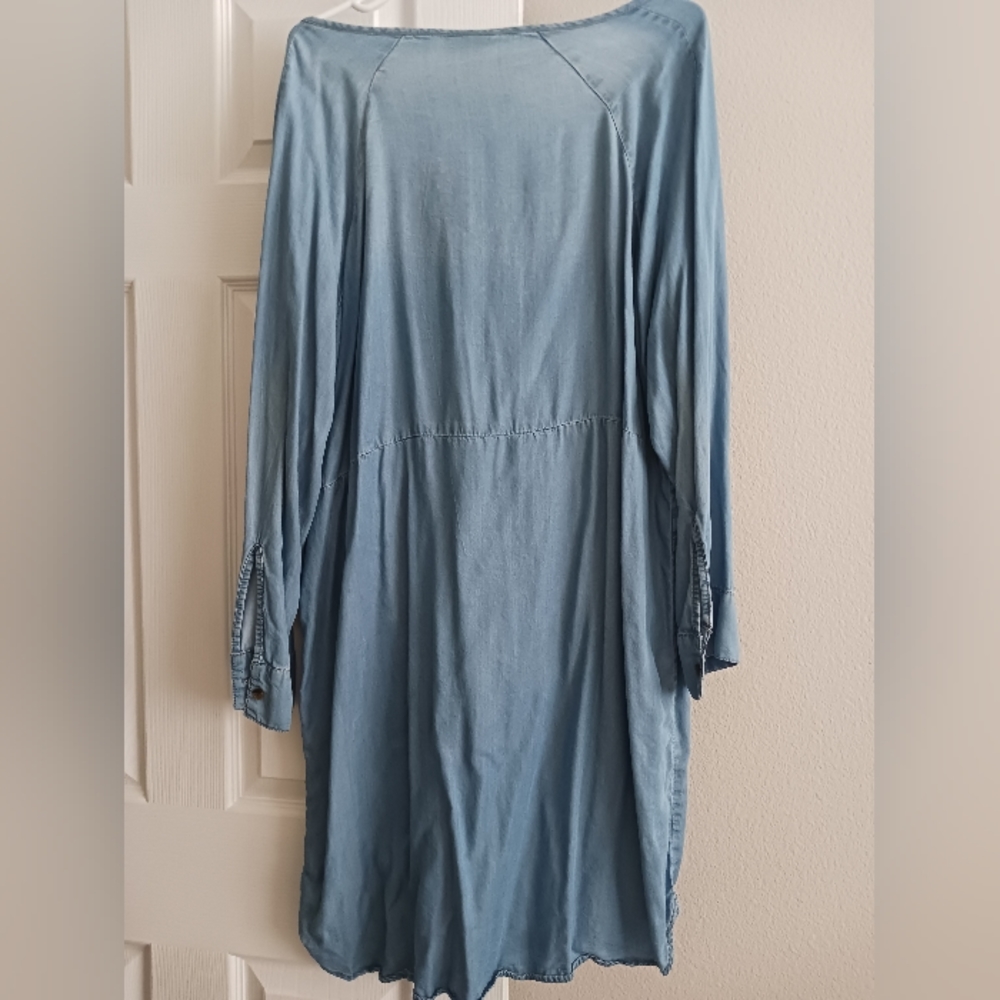 Dress - Picture 3 of 4